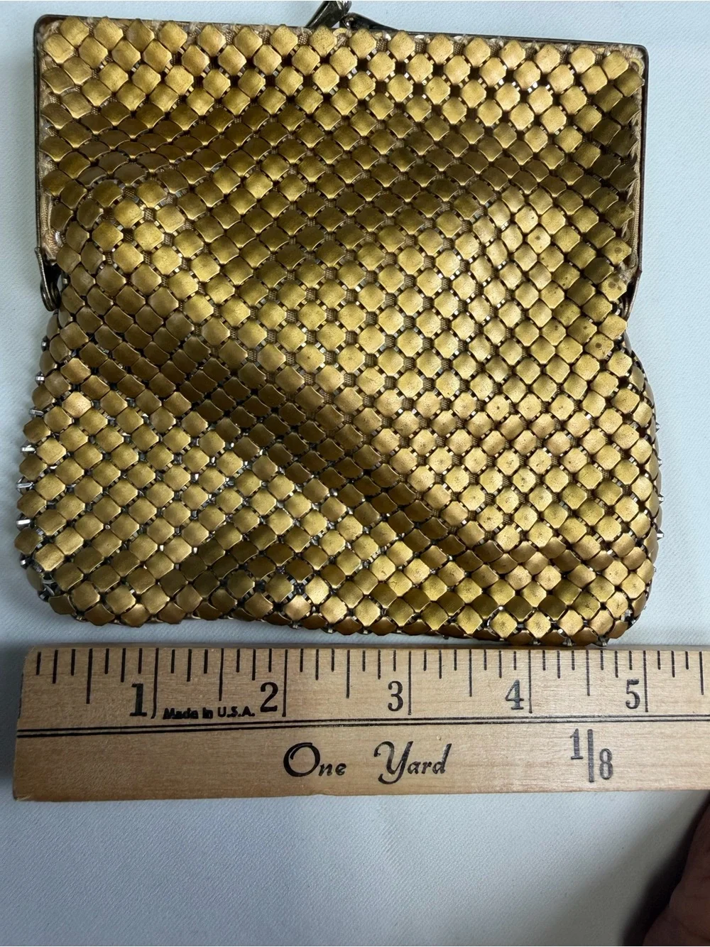 Vintage Beauty - Gold Chainmail Tiny and Elegant Evening Bag - excellent vintage - Picture 16 of 16